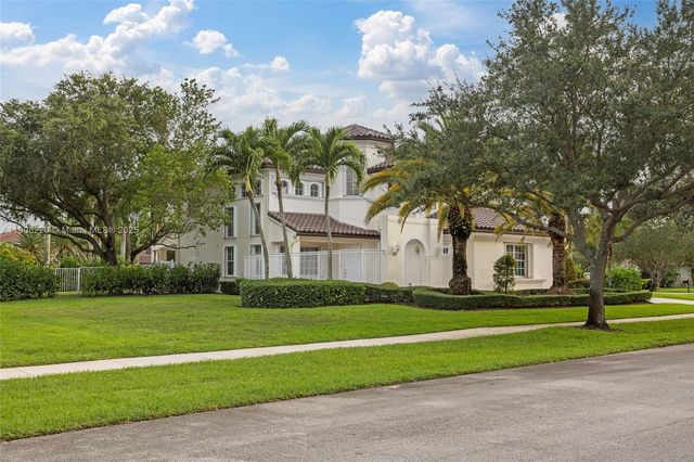 15852 SW 15th St, Davie, FL 33326