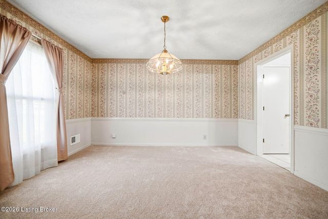 8516 Bronzewing Ct, Jeffersontown, KY 40299