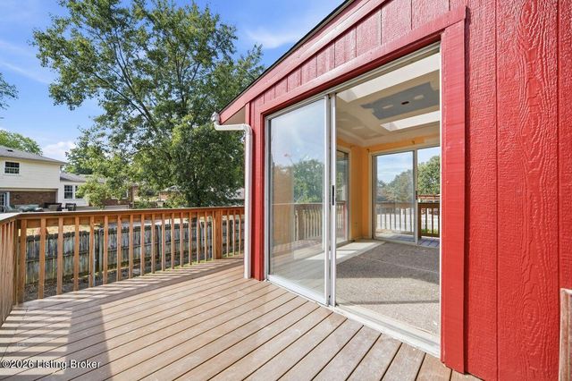 8516 Bronzewing Ct, Jeffersontown, KY 40299