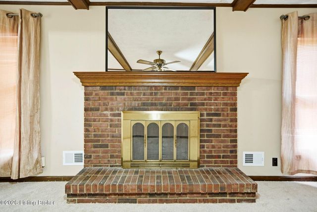 8516 Bronzewing Ct, Jeffersontown, KY 40299