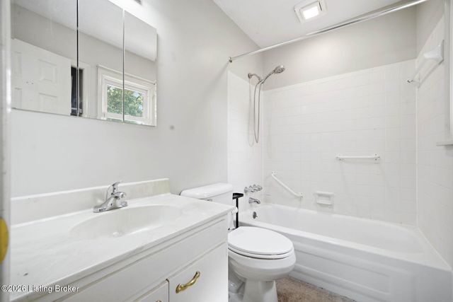8516 Bronzewing Ct, Jeffersontown, KY 40299