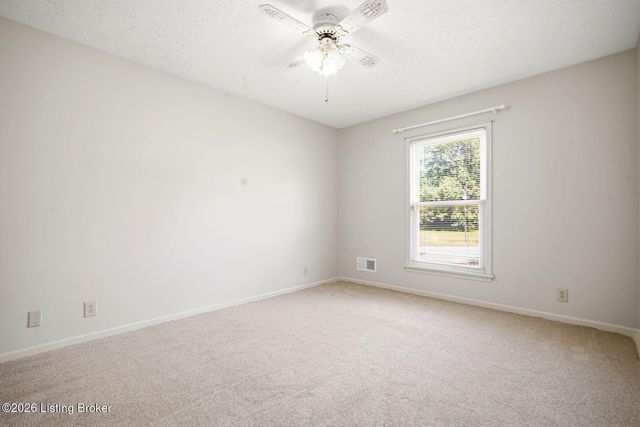 8516 Bronzewing Ct, Jeffersontown, KY 40299