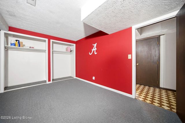 8516 Bronzewing Ct, Jeffersontown, KY 40299