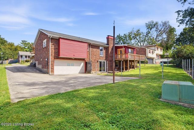 8516 Bronzewing Ct, Jeffersontown, KY 40299