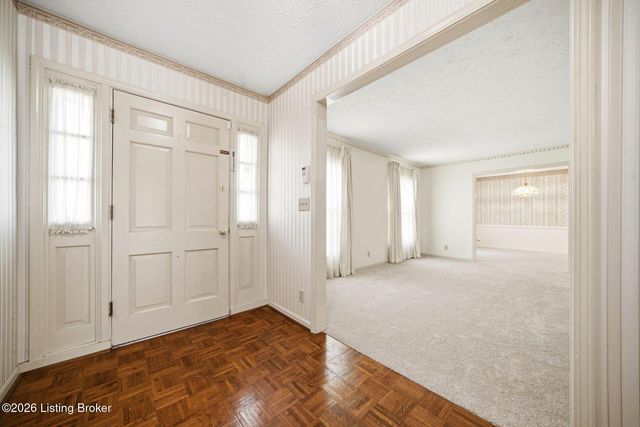 8516 Bronzewing Ct, Jeffersontown, KY 40299