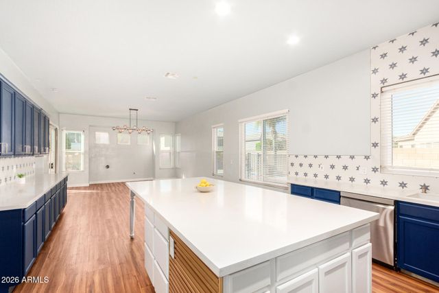 7265 W SADDLEHORN Road, Peoria, AZ 85383