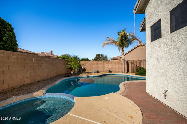7265 W SADDLEHORN Road, Peoria, AZ 85383