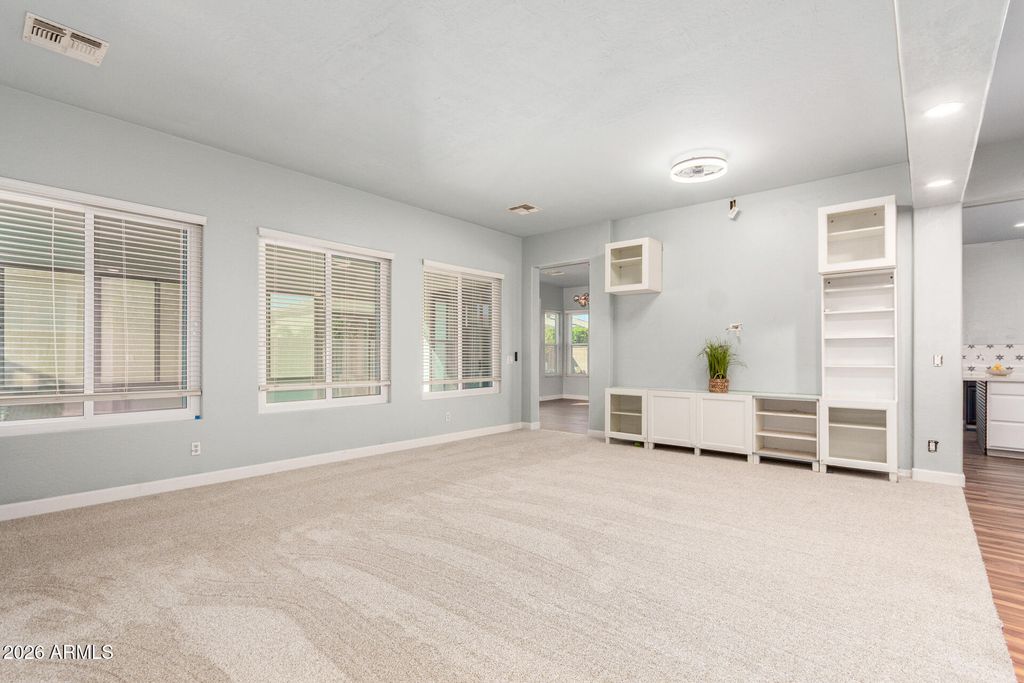 7265 W SADDLEHORN Road, Peoria, AZ 85383 — photo 4