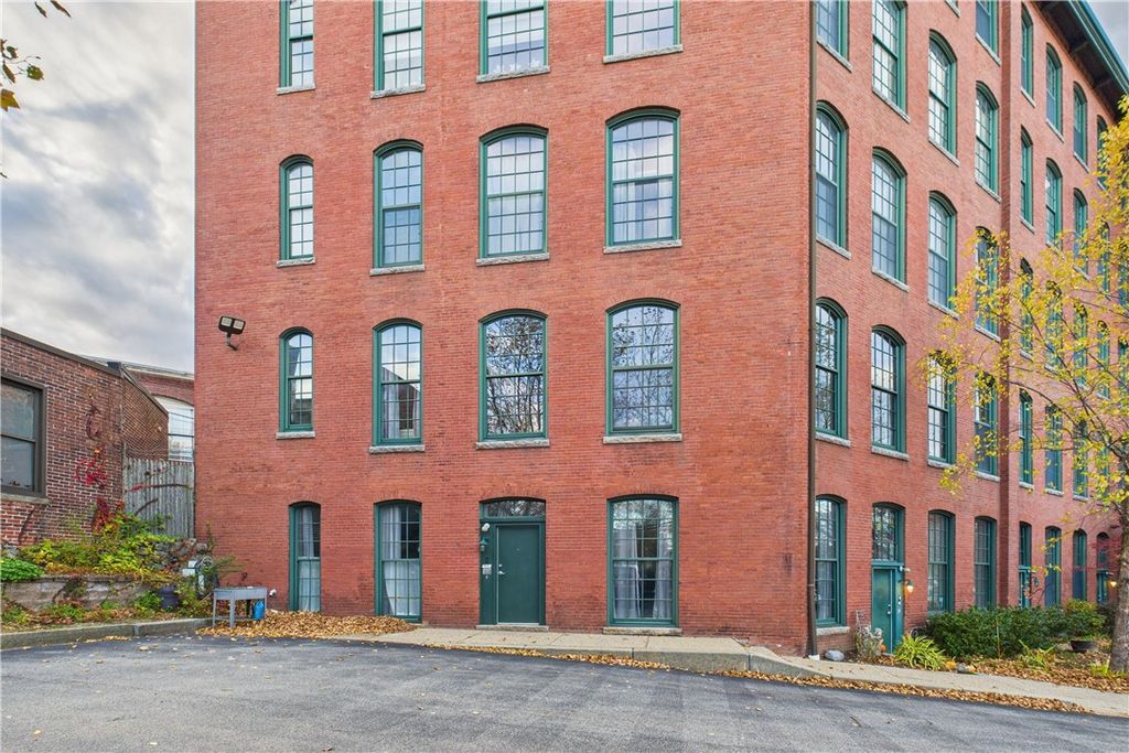 28 Bayley Street 107, Pawtucket, RI 02860