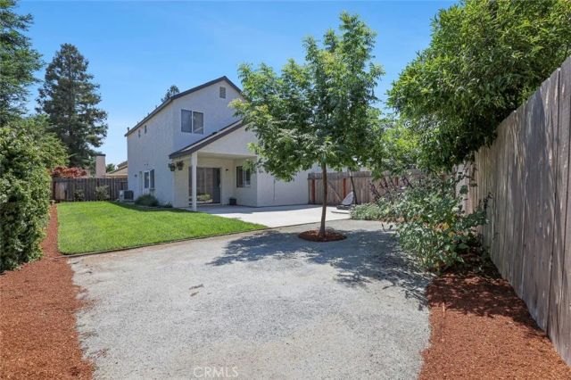 8735 Cedar Avenue 109, Fresno, CA 93720