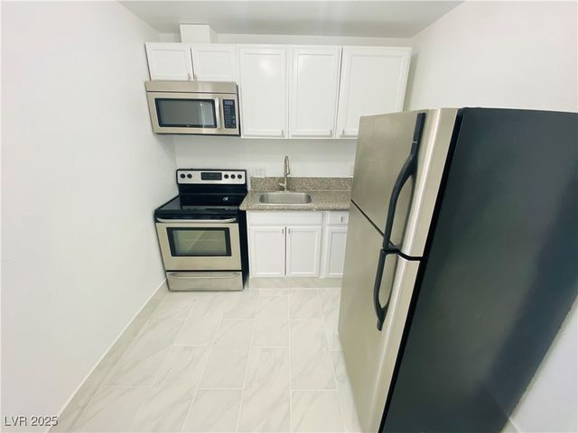 246 Philadelphia 6, Las Vegas, NV 89102