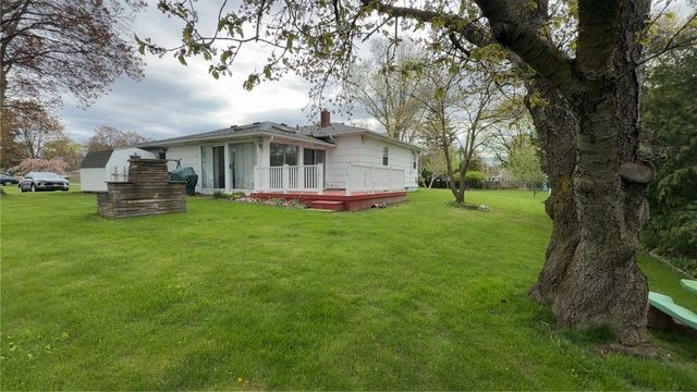 37 Ridge Port Circle, Irondequoit, NY 14617