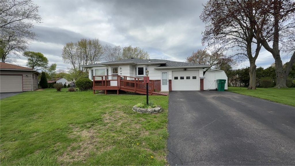 37 Ridge Port Circle, Irondequoit, NY 14617