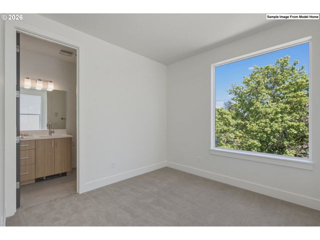 6166 Ne Stanton St, Portland, OR 97213