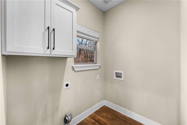 9 Kirkconnel Lane, Bella Vista, AR 72715