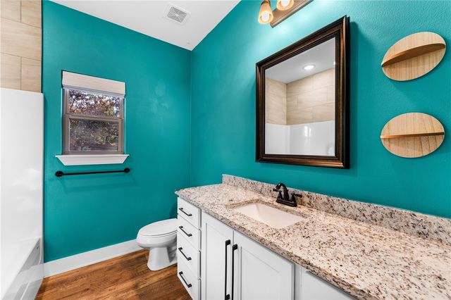 9 Kirkconnel Lane, Bella Vista, AR 72715