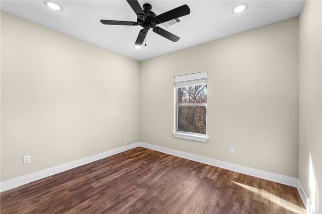 9 Kirkconnel Lane, Bella Vista, AR 72715