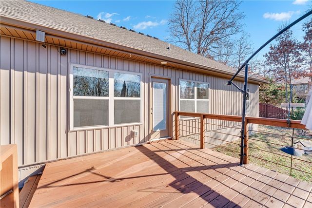 9 Kirkconnel Lane, Bella Vista, AR 72715