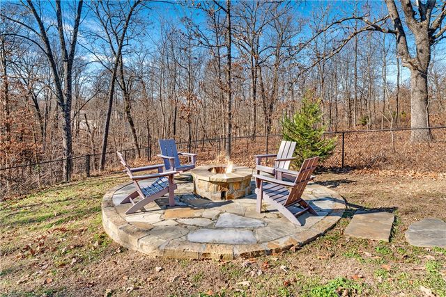 9 Kirkconnel Lane, Bella Vista, AR 72715