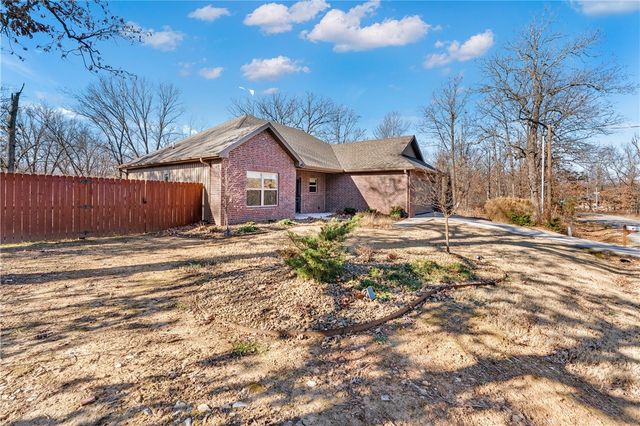 9 Kirkconnel Lane, Bella Vista, AR 72715