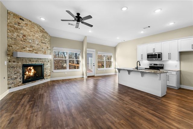 9 Kirkconnel Lane, Bella Vista, AR 72715