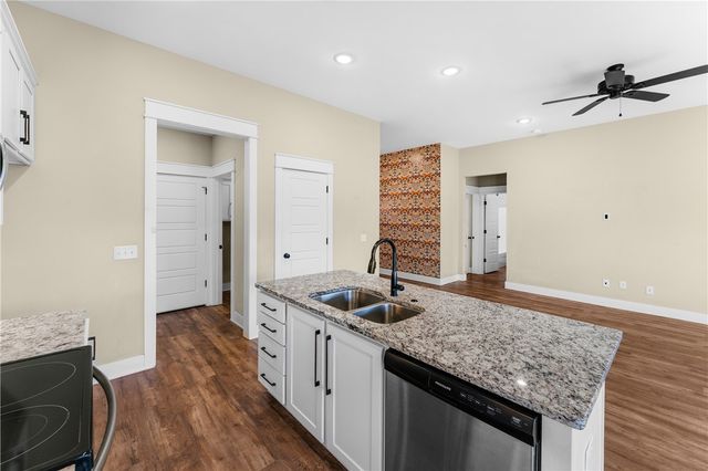 9 Kirkconnel Lane, Bella Vista, AR 72715