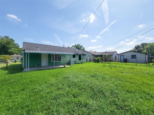 12226 Dorwayne Court, Houston, TX 77015