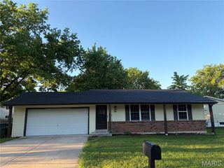 10 Brookshire Drive, St Peters, MO 63376