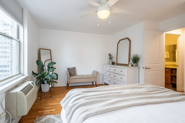 3033 N Sheridan Road 1203, Chicago, IL 60657