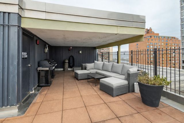 3033 N Sheridan Road 1203, Chicago, IL 60657