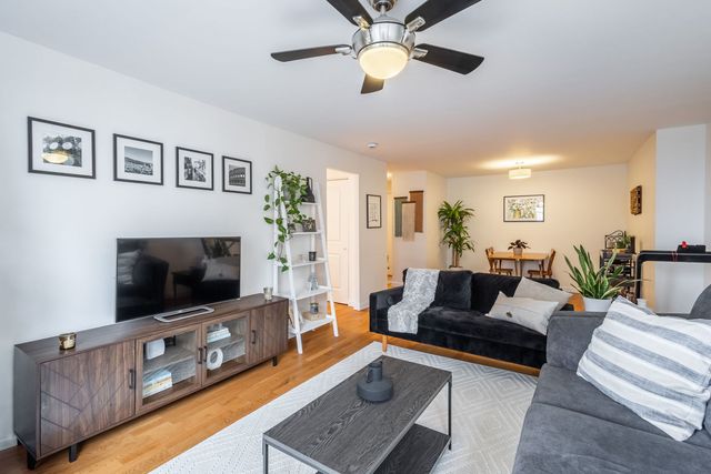 3033 N Sheridan Road 1203, Chicago, IL 60657