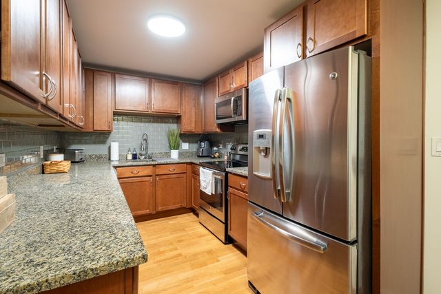 3033 N Sheridan Road 1203, Chicago, IL 60657