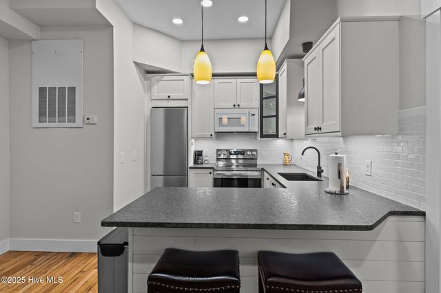 304 N Front Street Apt J, Wilmington, NC 28401