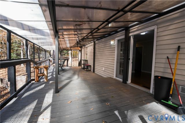 153 Deer Trl, Aylett, VA 23009