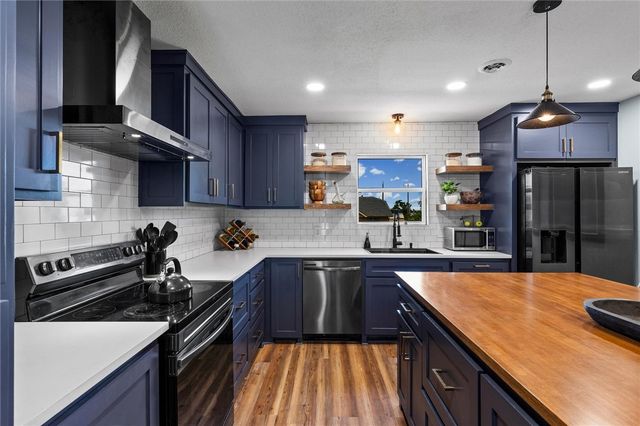 1601 S 17th Street, Rogers, AR 72758