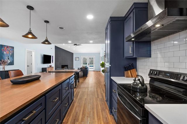 1601 S 17th Street, Rogers, AR 72758