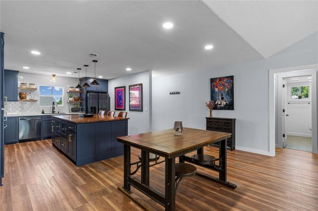 1601 S 17th Street, Rogers, AR 72758