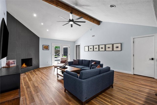 1601 S 17th Street, Rogers, AR 72758