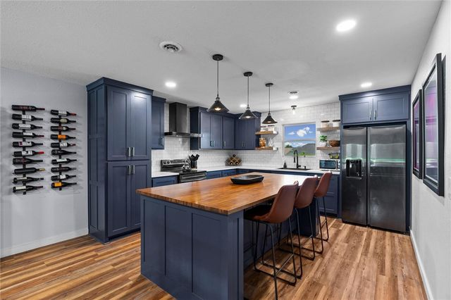 1601 S 17th Street, Rogers, AR 72758