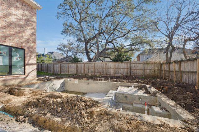 1328 Mickey Way, Spring Valley Village, TX 77055