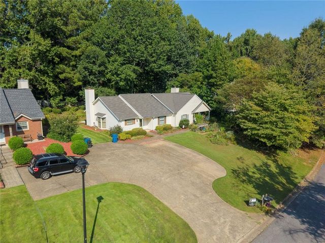 5189 Village Green Way, Alpharetta, GA 30009
