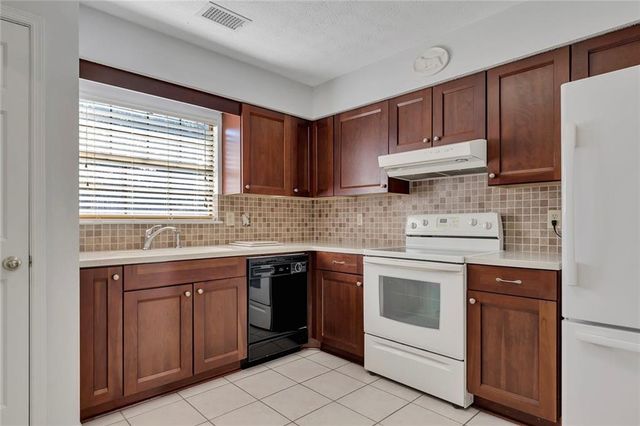 5189 Village Green Way, Alpharetta, GA 30009