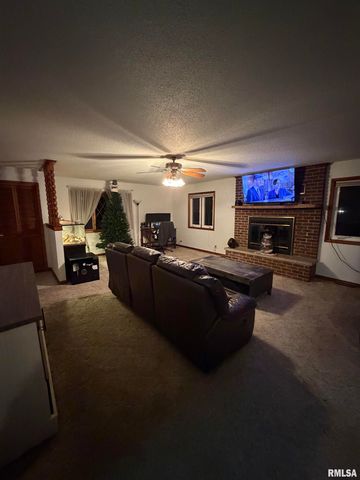 8576 Old Route 13, Marion, IL 62959