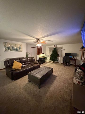 8576 Old Route 13, Marion, IL 62959