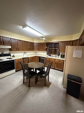 8576 Old Route 13, Marion, IL 62959