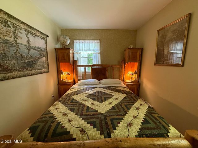 303 N Shore Rd Peck Road, Gloversville, NY 12078