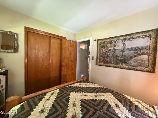 303 N Shore Rd Peck Road, Gloversville, NY 12078