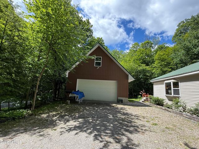 303 N Shore Rd Peck Road, Gloversville, NY 12078