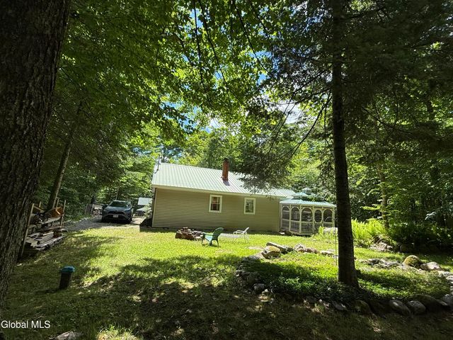 303 N Shore Rd Peck Road, Gloversville, NY 12078