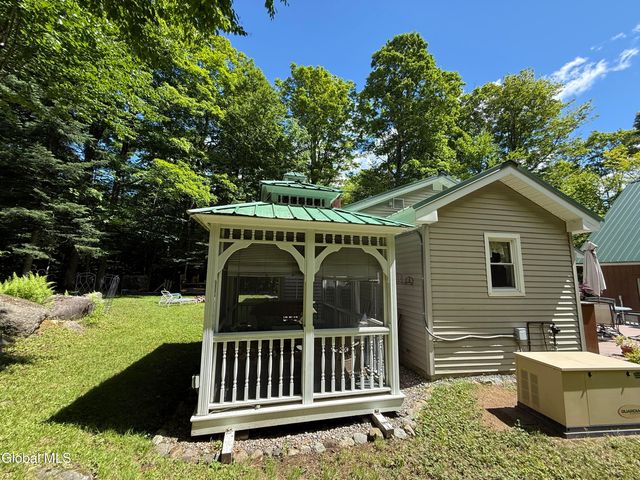 303 N Shore Rd Peck Road, Gloversville, NY 12078